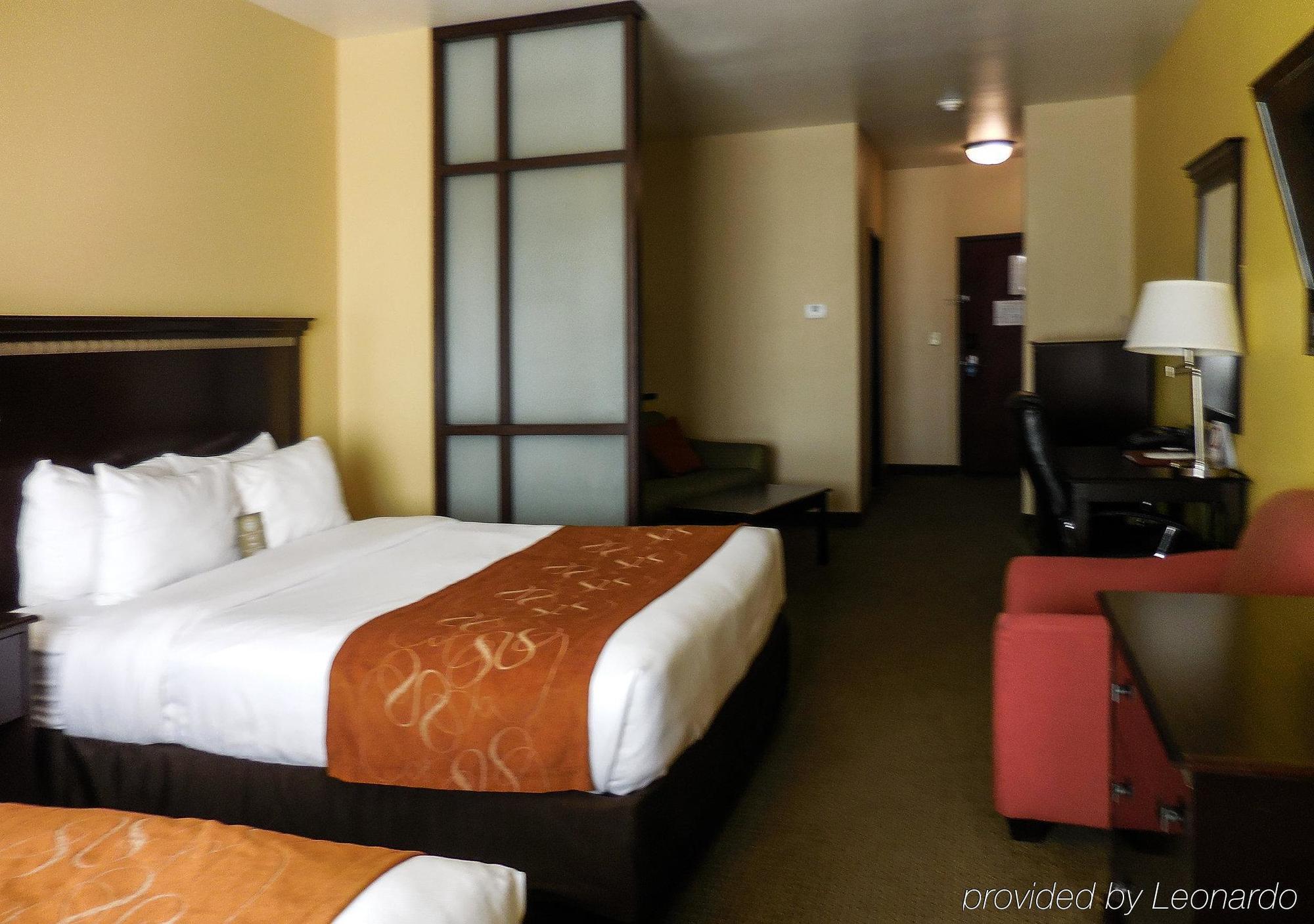 Comfort Suites Palestine Exterior foto